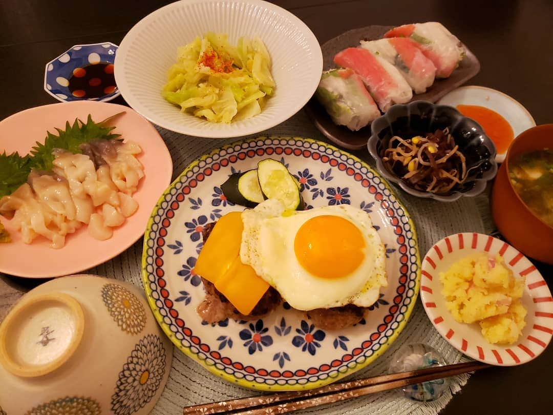 田辺岬さんのインスタグラム写真 - (田辺岬Instagram)「おうちごはん🍽️ . 前に作ったものです🍳 我が家のハンバーグは チェダーチーズと目玉焼きを乗せることが多いです😋🧀🥚 . 新潟から来てくれていたお母さんが少し前に帰ってしまって、今は簡単に調理できるものばかり😳 そして写真も全然撮れない😂 . 頑張りすぎると爆発しそうだから、バランスは考えつつ程よく適当に～🤭 . #おうちごはん#アスリート飯#アスリートフードマイスター#栄養士」8月22日 14時02分 - t.misaki815