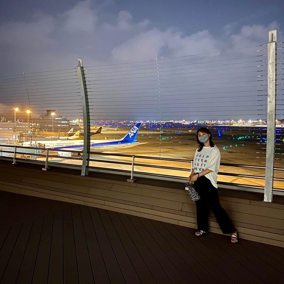 のインスタグラム：「🛫福岡空港の新しく出来たビアホールに行こうと思ったら予約でいっぱいでした😅残念😅 週末は特に予約した方が良さそうです^ ^！！✊🏻展望デッキで写真を撮って帰りました😂🛫🛫  #福岡空港 #ソラガミエール  #soragamiair #藤井風 #fujiikaze  #helpeverhurtnever」