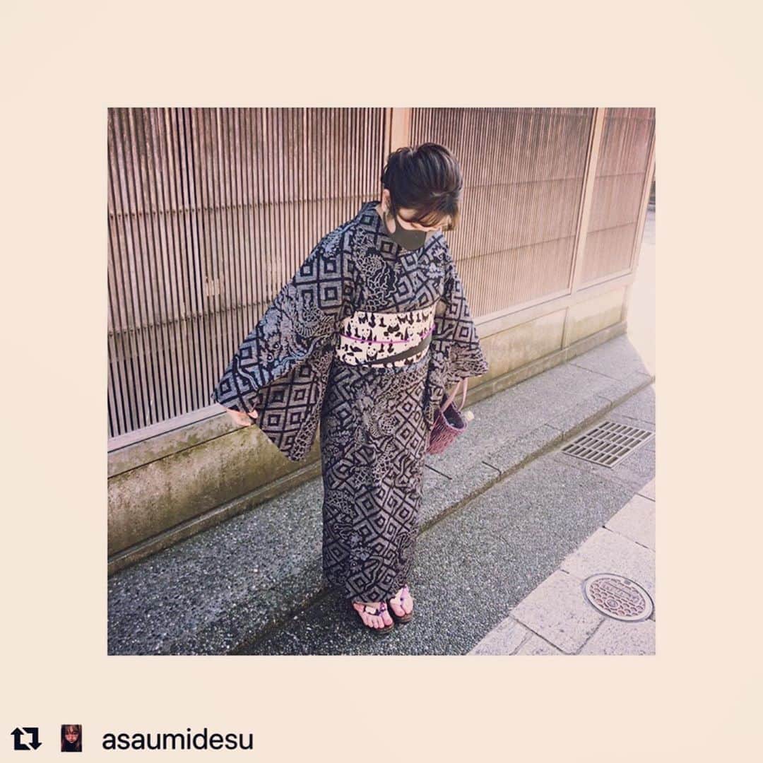 のインスタグラム：「素敵なお写真ありがとうございます😃❣️ . シェアさせて頂きます💕　 . ⚫︎金沢駅前 着物レンタル心結(ここゆい)  ⚫︎営業時間 : 9:00〜18:00 ⚫︎address : 金沢市本町1-3-39 ⚫︎tell : 076-221-7799 ⚫︎金沢駅から徒歩5分  ⚫︎コインパーキング補助あり  心結の着物一覧▶@kokoyui_kimono 振袖や袴はこちら▶@kokoyui_furisode 七五三やお子さんの着物はこちら▶@kokoyui753 .  #撮影 #兼六園 #東茶屋街 #21世紀美術館 #着物ヘア #ヘアセット #和服 #着物 #着物コーディネート #きもの #着物女子 #着物男子」