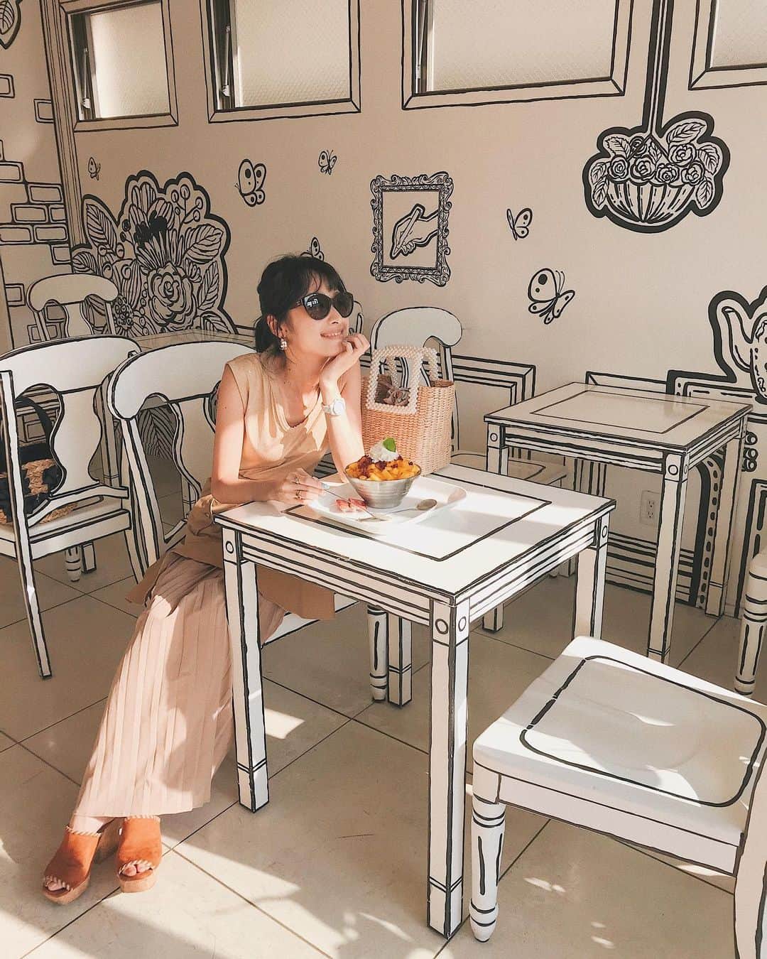 横田彩夏さんのインスタグラム写真 - (横田彩夏Instagram)「tbt🧜🏻‍♀️ かわよいカフェでした  #cafe#cafestagram#café#café#koreancafe#ootd#outfitoftheday#2dcafe#japan#maisonmargiela#amerivintage#chanel#カフェ#カフェ巡り」8月22日 14時28分 - picowestwood