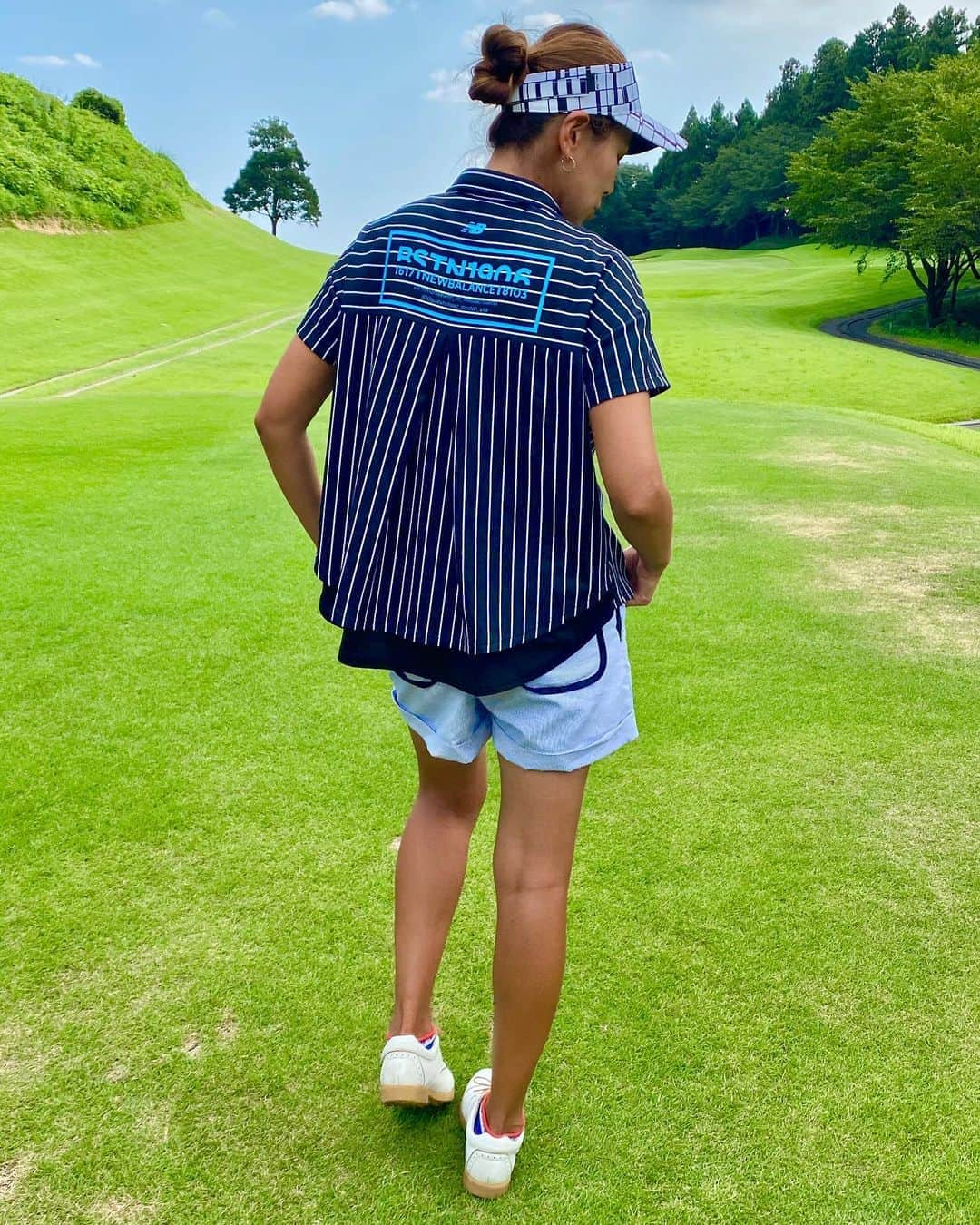 サブさんのインスタグラム写真 - (サブInstagram)「ストーリーにあげたら、すごく反応が良かった  @newbalancegolf_japan  のウェア👚✨ 全身だよ😁  ビックシルエットがボーイッシュなのに、女性らしさも感じさせてるらしい🥺💕  風通しの良さがお気に入りです😆  #sabu #golf #golfstagram  #golfgirl  #golfwear  #ゴルフ #ゴルフウェア  #夏ゴルフ #ニューバランス #newbalancegolf」8月22日 14時39分 - sabu_golf