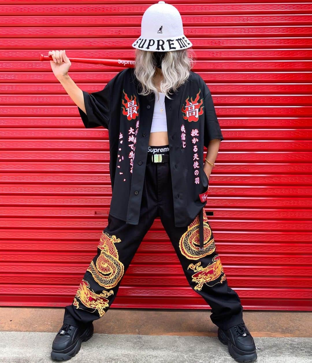 Supreme Mihoさんのインスタグラム写真 - (Supreme MihoInstagram)「❤️🥺❤️ ✩ Supreme 2020FW START🔥 🌸"夜露死苦"🌸 ✩ 🐯Tiger Embroidered Baseball Jersey ✩ @supreme_leaks_news @supreme__hustle @dropsbyjay @strictlypreme @supcommunity @mrbld @suptalk  #supreme #supremenyc #supremenewyork #supremejapan #supremeteam #supremeheat #streetwear #streetstyle #streetgirl #streetfashion #hypeaf #hypefeet #kangol #buffaloclassics #buffalolondon #シュプリーム #刺繍 #ストリートファッション #ストリート #2020fw #夜露死苦」8月22日 14時36分 - miho_umeboshi