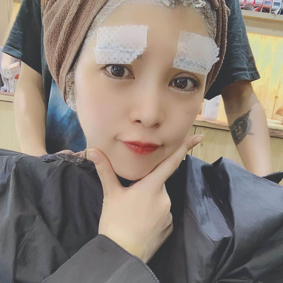 坂口杏里さんのインスタグラム写真 - (坂口杏里Instagram)「@kabuki_sea 入って 今日で１ヶ月🥰✨ イメチェンもかねまして、、、  お祝いしに来てくれたら嬉しいです🤗🧡 飲みながら ライン交換、写メ、 撮りましょーこ🥰 月日が経つの、凄く早い！ 充実してる証だね😊💕  歌舞伎町2-14-8 メトロプラザ2ビル 3F  BAR  SEA 03 6233 8484  0:00〜7:00まで働いてます✨ お待ちしてます😊💕  #坂口杏里 #歌舞伎町 #メトロプラザビル2  #bar  #SEA #ライン #交換 #写メ #カラオケ」8月22日 14時58分 - anridayo33