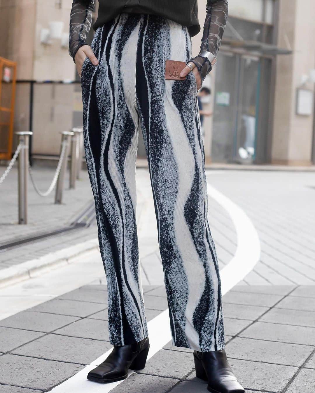 Fashionsnap.comさんのインスタグラム写真 - (Fashionsnap.comInstagram)「【#スナップ_fs】 Name NARUSE Shirt #CalvinKlein T-Shitt #MYOB Pants #MYOB Shoes #ZARA  #fashionsnap #fashionsnap_women」8月22日 15時57分 - fashionsnapcom