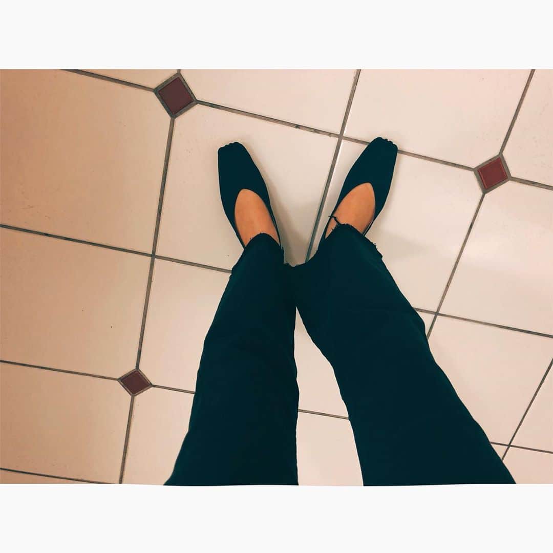 川上さやかさんのインスタグラム写真 - (川上さやかInstagram)「フレアデニムを新調👖 #pants #lappartement  #shoes #therow」8月22日 15時53分 - sk_120