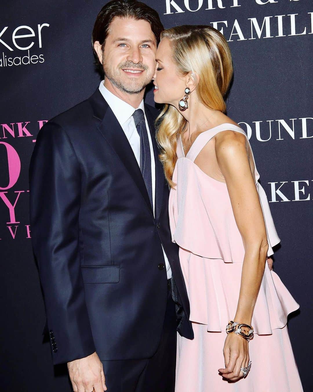 のインスタグラム：「Missing our #datenights for great causes ❤️ @rbermanus fight #breastcancer 💗💪 #FBF xoRZ」