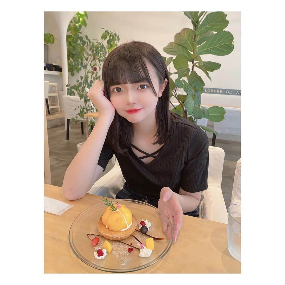 奥本陽菜のインスタグラム：「素敵なカフェ☕ ・ ・ ・ ・ お店の雰囲気もタルトもどタイプすぎました🤦‍♀️ ・ ・ ・ ・ #この間から #食べてばっか #でも大丈夫 #夏終わるし」