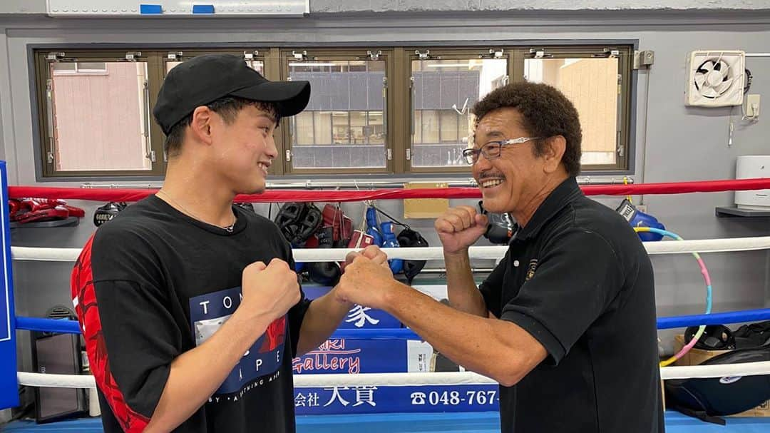 京口紘人のインスタグラム：「. . . ちょっちゅね . . #京口紘人 #hirotokyoguchi  #具志堅用高 #yokogushiken  #boxing #legend #ちょっちゅね #日本の宝 #YouTube企画」