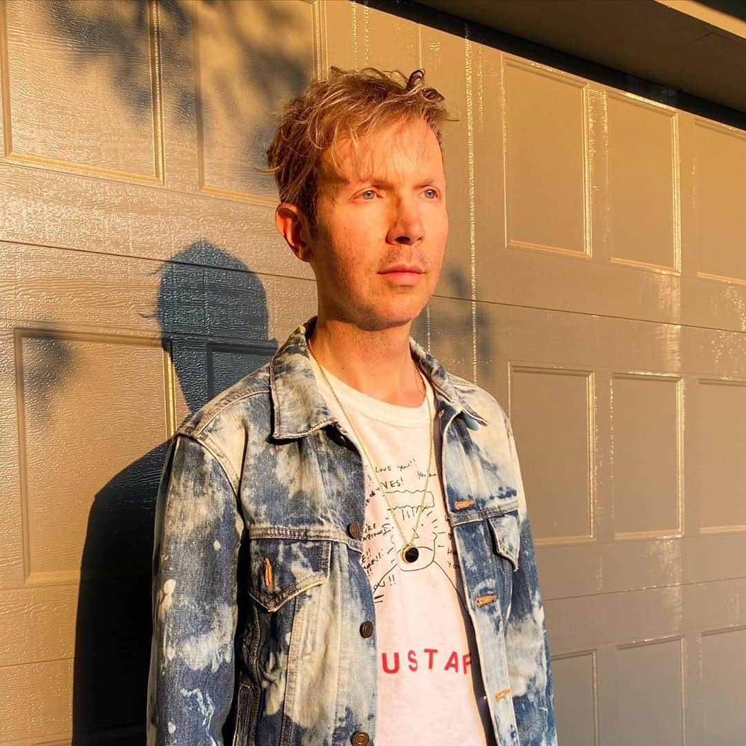 Beckのインスタグラム：「Broke my nose this summer. Healing up. Stay safe from the fires. New music coming soon.」