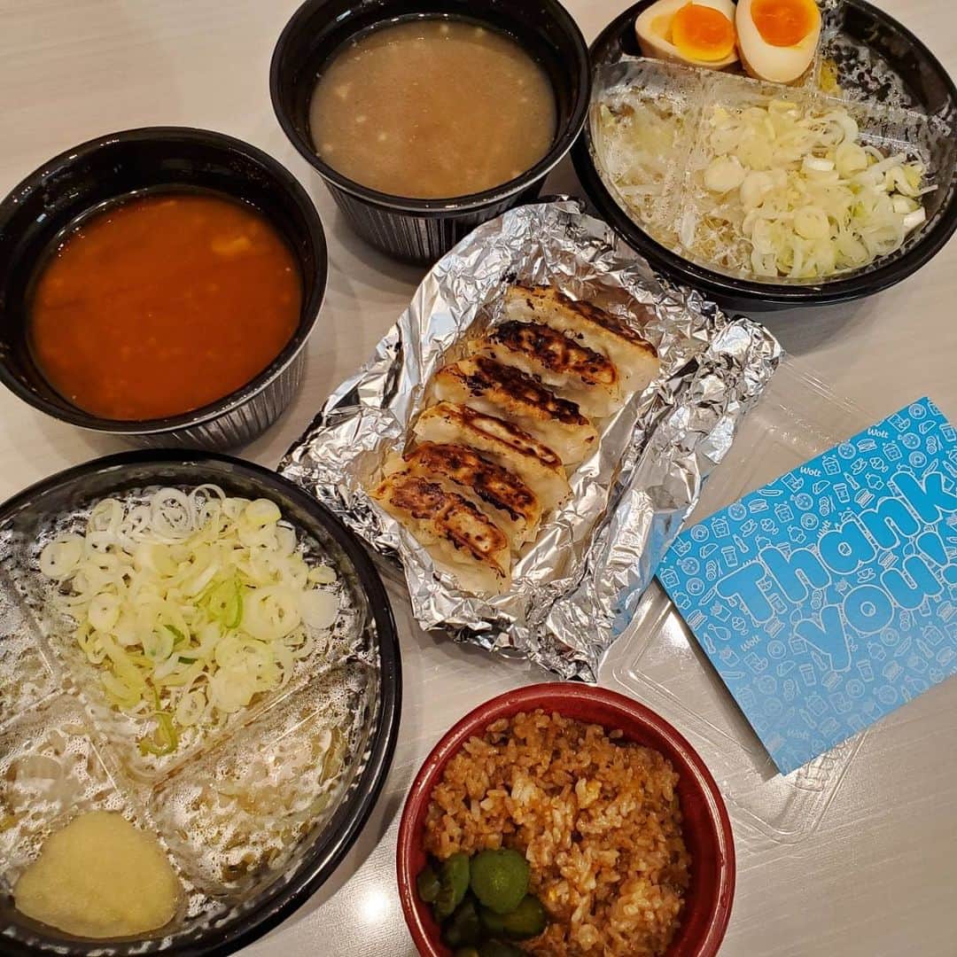 聖澤諒のインスタグラム：「デリバリーでラーメン頼める時代だもんなー😜  普通にうまいっ‼️‼️‼️🍜 #Wolt仙台  #Woltjapan  #デリバリー #ラーメン」