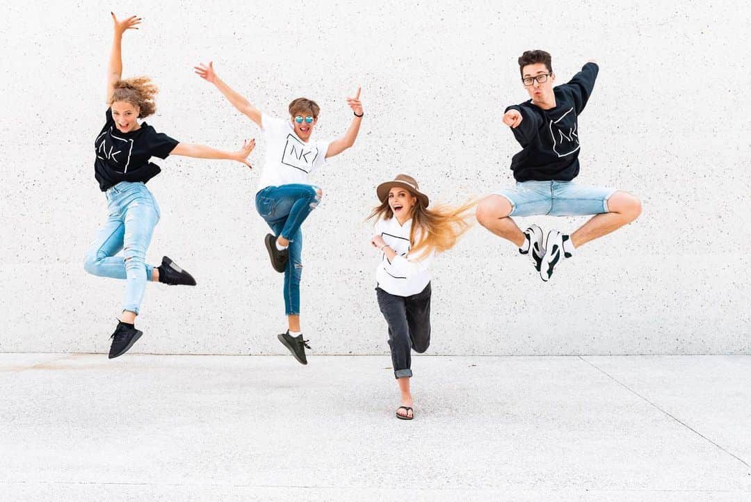 Nika Kljunさんのインスタグラム写真 - (Nika KljunInstagram)「#NKMerch 🇸🇮🌍❤️👕 Check out some of our incredible dance students from ✨ @bolero_dance ✨ switching it up & styling my #NKMerch with some fresh, carefree European vibes 💁🏼‍♀️ Loving these photos 📸! Representing for Slovenia, my home country! 🥰🇸🇮 . I love seeing all of the ways #NKMerch can be styled to fit different moods. A very special thank you to my auntie @tijaazman_photography for surprising me with this awesome photoshoot for my merch! It means the world. 🙏🏼❤️ Love you to the moon and back. . Have YOU shopped #NKMerch yet ⁉️👀  . What are you waiting for? 😜  . Click the link in my bio 📲 to shop all of the products, and let me know which items are your favorites! ❤️ . #nikakljun #nkmerch #dancelover #dancing #athleticwear #everydaywear #europeanvibes #sloveniangirl #ifeelgood #ifeelslovenia #slovenia #bolero #bolerodance #lovemyfamilyandfriends」8月23日 2時54分 - nikakljun