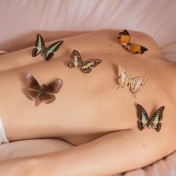 SONYA ESMANのインスタグラム：「tumblr is still the greatest thing to happen to the internet (after reddit). www.mysticpimp.com 🦋」