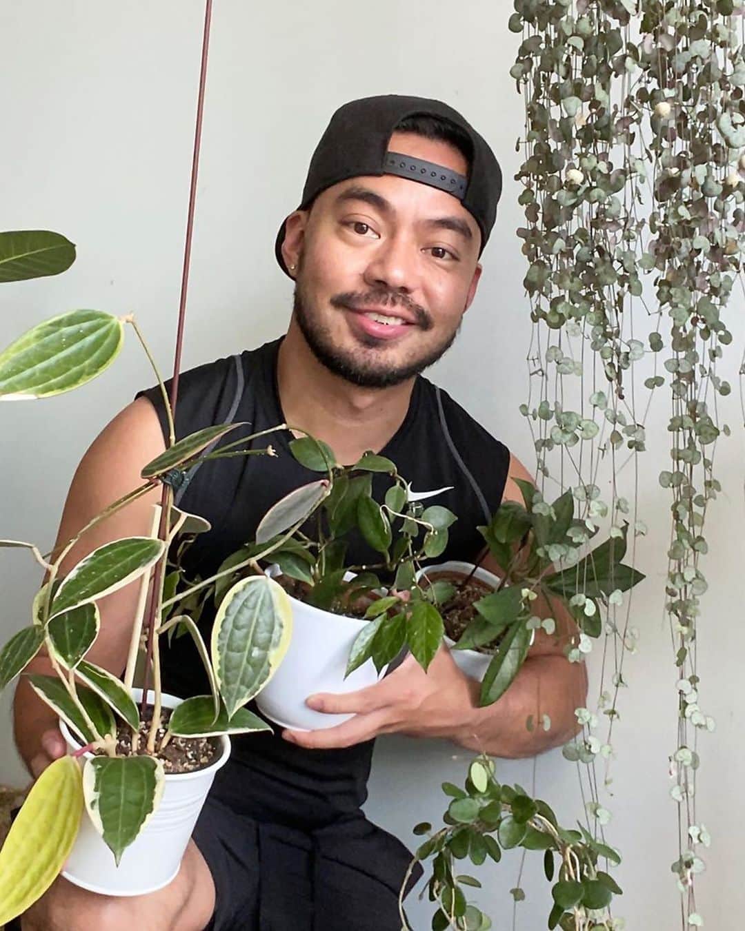 YouTubeさんのインスタグラム写真 - (YouTubeInstagram)「"Whenever I feel anxiety, discomfort, or there's lot of noise in my head, I turn to my plants and find comfort, peace and smiles. I know it may sound silly to some, but plants have positively impacted and changed my life. I feel like I’m a better person because of them." - @crazyplantguy 🌿」8月23日 3時47分 - youtube