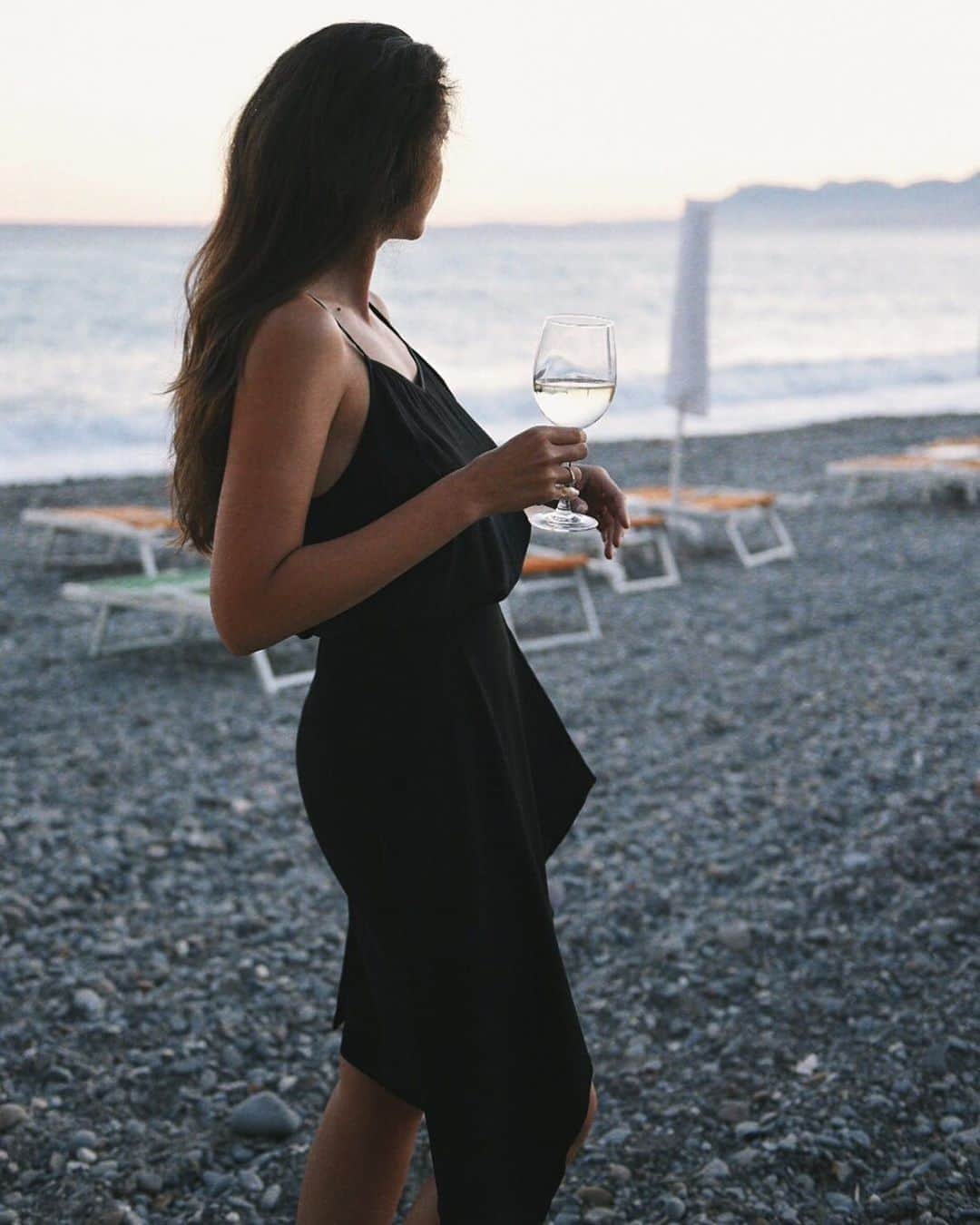 のインスタグラム：「It's happy hour somewhere, right? The gorgeous @annacossack in the Eleonora Dress. 🍷 ⁠ ⁠ ⁠ ⁠ ⁠ #bailey44 #b44style #dailystyle #effortessstyle #effortlesschic #fashiondaily #fashiongoals #fashioninspo #fashionlover #minimalchic #minimalfashion #minimalstreetstyle #minimalstyle #neutralshades #neutralstyle #neutraltones #ootd #outfitgoals #ootdinspo #outfitinspo #simplebeyond #styleguide #stylehunter #styleinspo #styleinspiration #theeverygirl #wearthisnext #whowhatwear #womensstyle #womenswear」