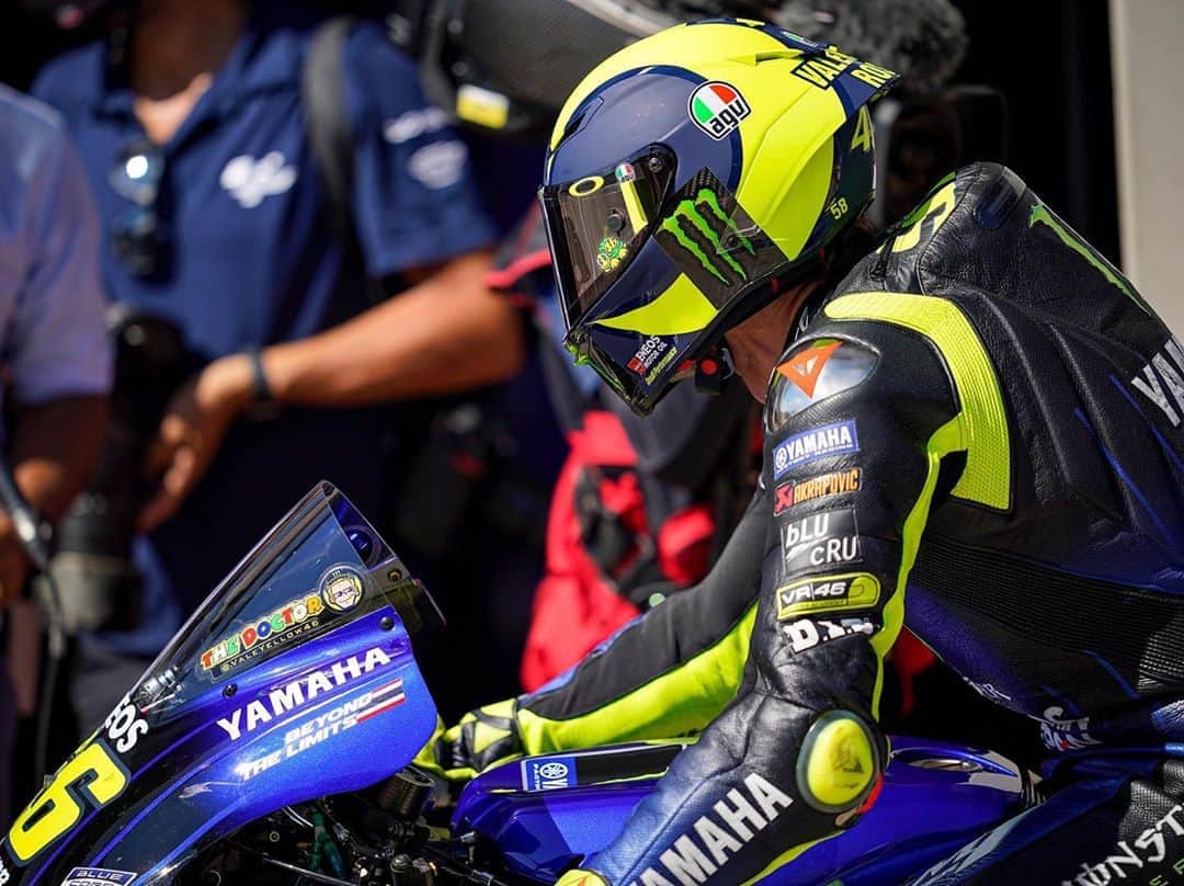 YamahaMotoGPさんのインスタグラム写真 - (YamahaMotoGPInstagram)「@valeyellow46 will start tomorrow’s race from P14 on the grid. The Doctor plans to give it his all at the start tomorrow to make up some positions early on, and then let his race pace take care of the rest 💪  #MonsterYamaha  #MotoGP  #AustrianGP」8月23日 4時01分 - yamahamotogp