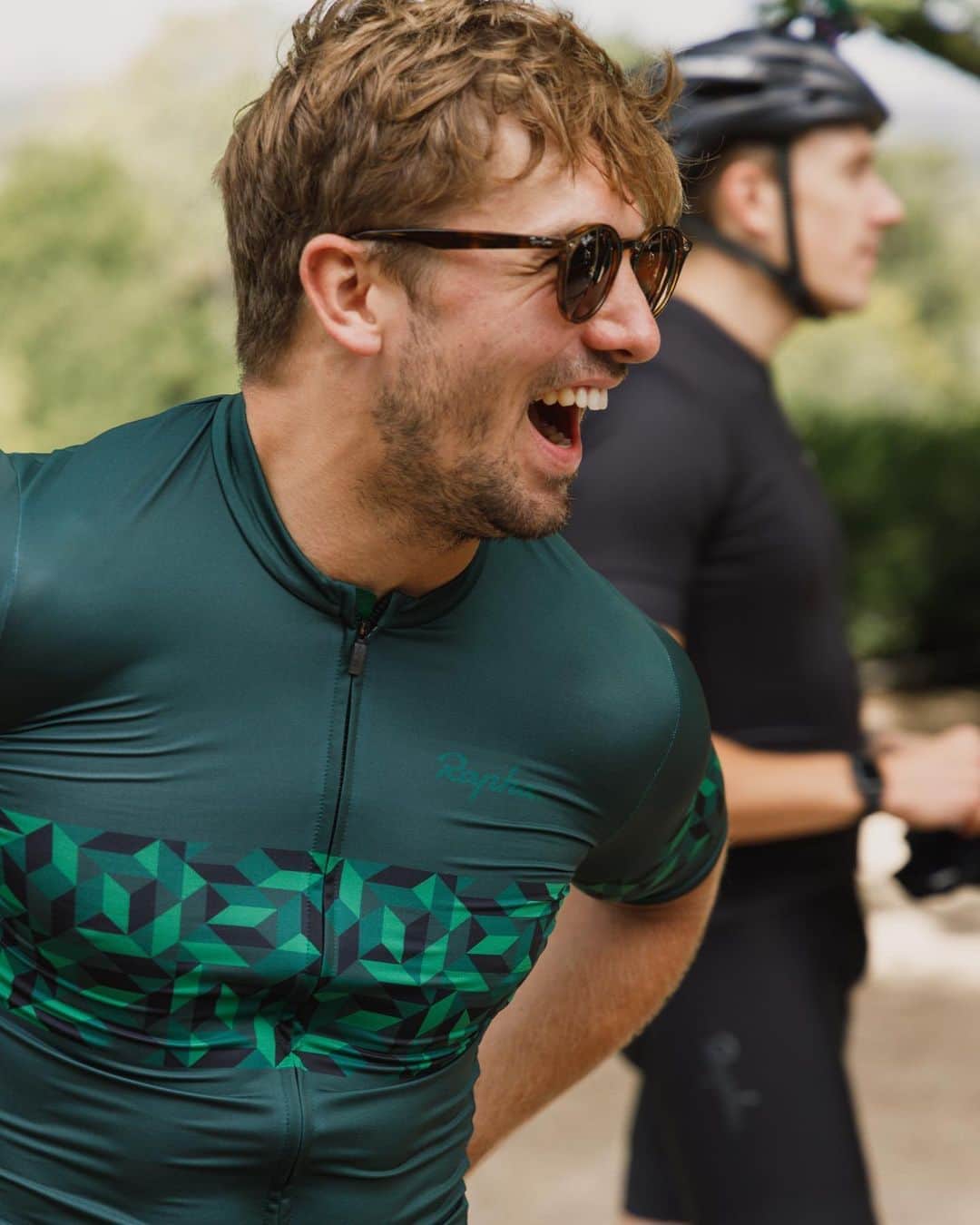 MR PORTERのインスタグラム：「"Sometimes a cycle and a few beers are enough to shake me out of a bad mood — it releases so many endorphins. Make me laugh and the stress dissolves." - @yatesy17.  Continuing our celebrations of the new MR PORTER x @Rapha cycle jerseys and our ongoing mission to raise awareness for the MR PORTER Health In Mind initiative, we spent the day pedalling around Richmond park for the first meeting of the Friends of MR PORTER Cycle Club. Head to our stories to see what we got up to and how you can get involved. #MRPORTERHealthInMind 📷 @mrdrowlands」
