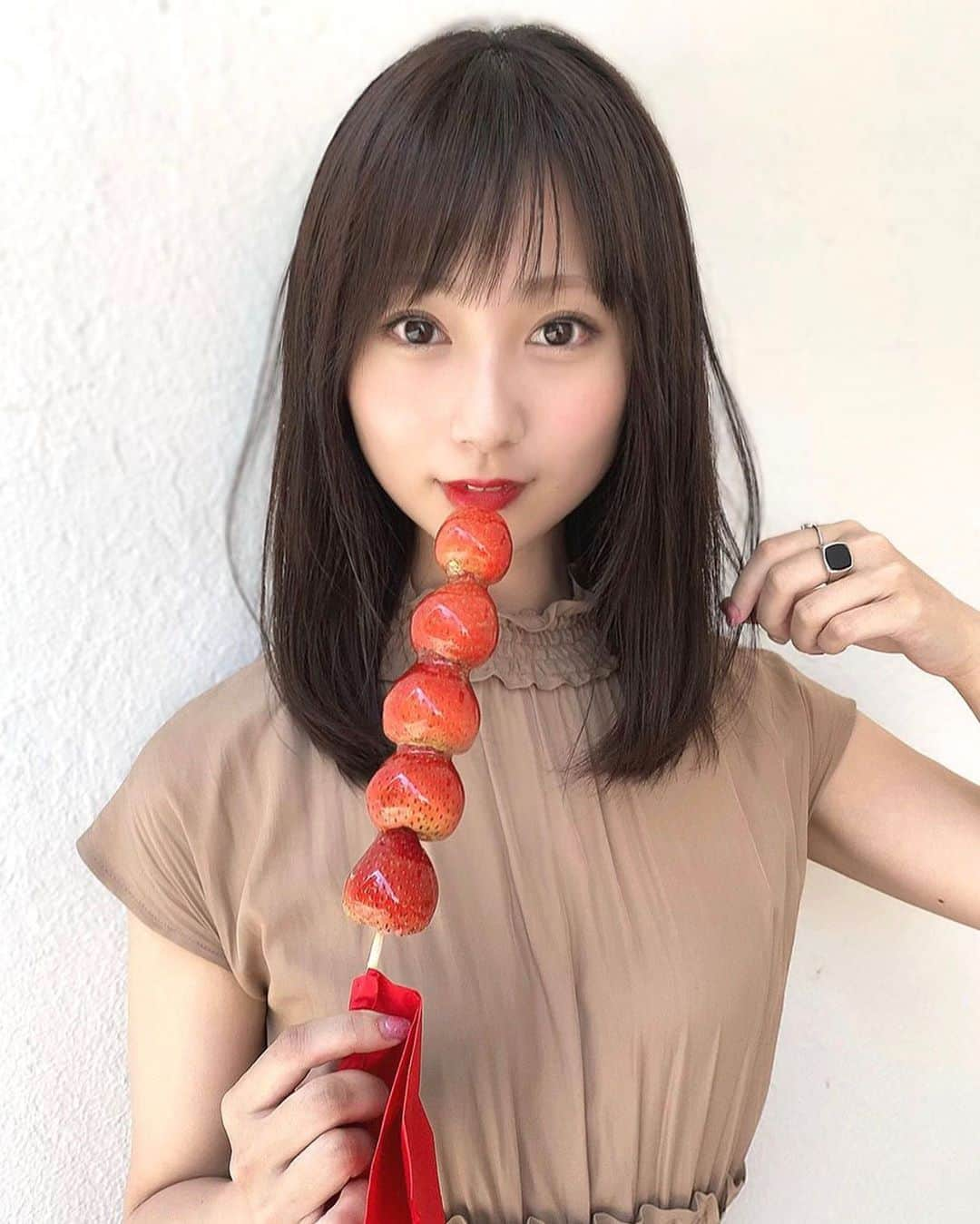 米徳京花さんのインスタグラム写真 - (米徳京花Instagram)「🍬 　 浴衣着てお祭り行きたかったな👘🍧 　 　 #いちご飴 #米徳京花 #中大ミスコン #中央ミスコン #中央大学ミスコン #ミスコン2020 #ミスコン」8月22日 19時39分 - miss2chuo__2020