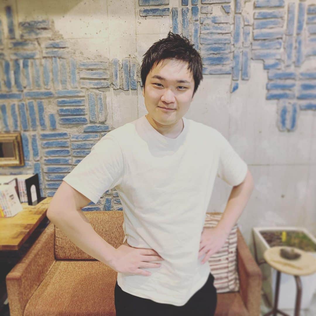 トミックのインスタグラム：「ショートがいたについてきた🦱🦰  #トミスタj  #トミック　#YouTuber #美容系youtuber  #トイレ」