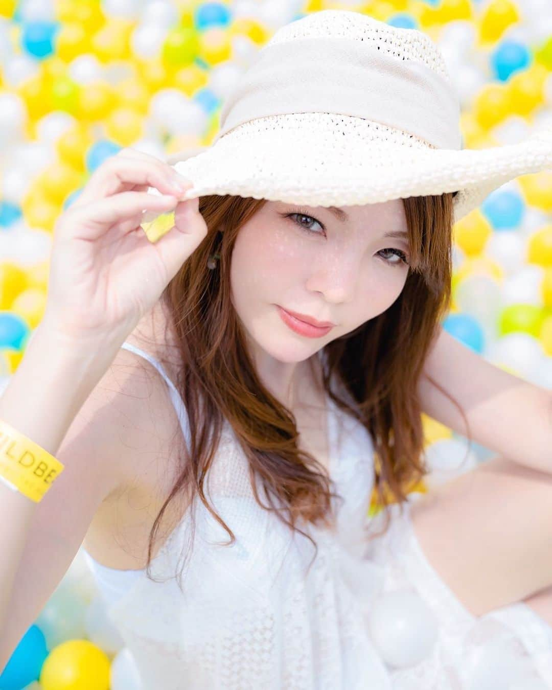 Mikaさんのインスタグラム写真 - (MikaInstagram)「Summer vacation👒  ・ ・ ・ photo by @foxtrot_two_september 📸 model @mikarin_portrait 🌸 ・ ・ ・ #美花展 のお知らせ💐  日時 9月22日〜27日 場所 渋谷ギャラリールデコ  ＊新型コロナウイルス感染予防対策として＊  ①マスクの着用 ②手指消毒 ③混雑の回避 ④フィジカルディスタンス 徹底にご協力をお願いします。  ・ ・ follow me💋  #カメラ好きな人と繋がりたい #ワイルドビーチ新宿 #麦わら帽子 #ファインダー越しの私の世界 #ポートレート #ポトレ女子 #広がり同盟 #彼女感 #ポトレのセカイ #portrait_ig #great_portraits #love_camera_club #jp_portrait #match_portrait #loves_united_portrait  #team_jp_ #global_ladies #photo_shorttrip #_lovely_weekend #japan_art_photography #portraitfestival #portraitinlove #portrait_mood #exclusive_world_portrait  #instagood #instagramjapan」8月22日 19時46分 - mika_portrait