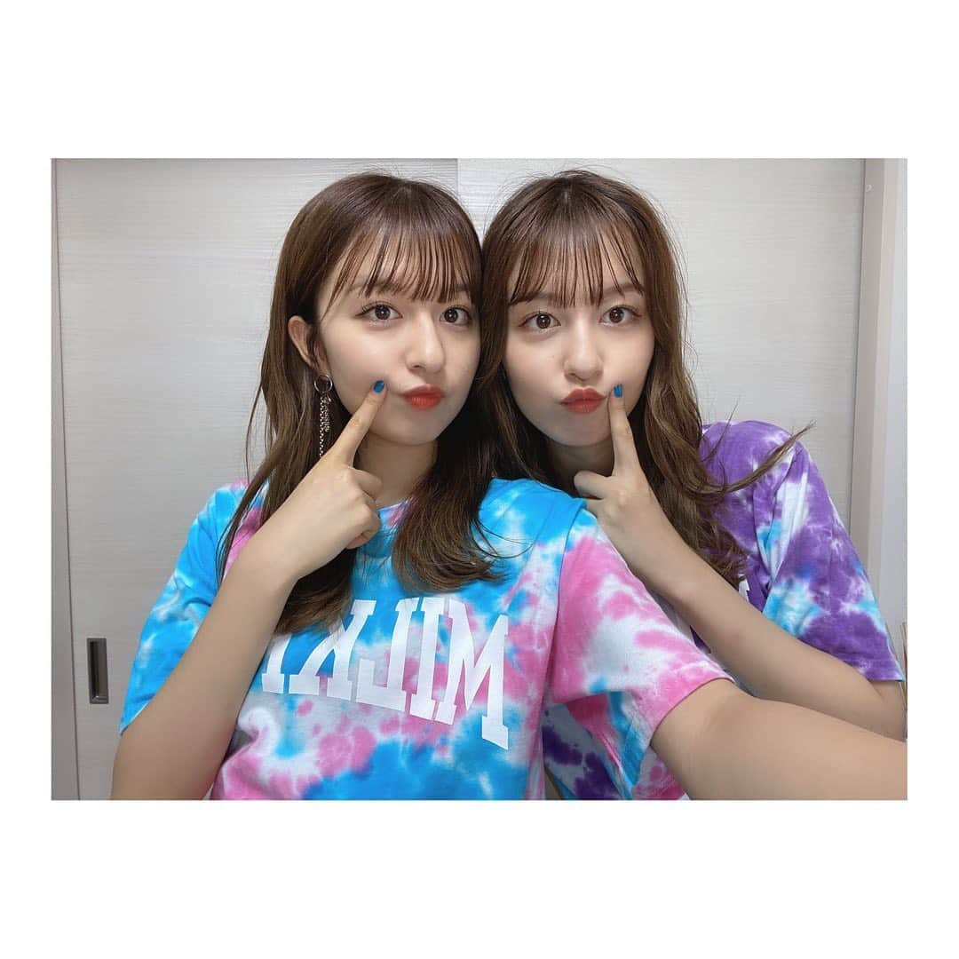 のインスタグラム：「. このトップス超可愛くない？ 夏らしくてかわいい〜‼️ 今日もtiktok更新したので 是非見てくださいね〜 #りかりこ #双子 #milkfed #fashion #ootd #ファッション #ミルクフェド #コーデ」