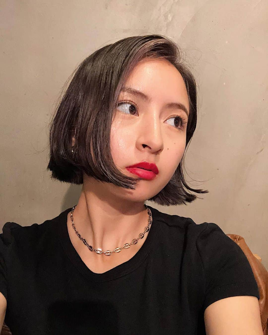 Julia Castroさんのインスタグラム写真 - (Julia CastroInstagram)「いめちぇん❤️ . #bobhair #hairstyle #bob #haircolor #bobgirl #summer #style #fashion #outfit #ootd #outfitoftheday #summerfashion #aw #auttmn #fall #girl #ボブ #ヘアスタイル #イメチェン #ボブヘアー #女の子 #ボブヘア  #髪型 #夏服 #メイク #ヘアメイク #写真 #自撮り #セルフィー #YouTubeも見てね」8月22日 20時23分 - julia.c.0209