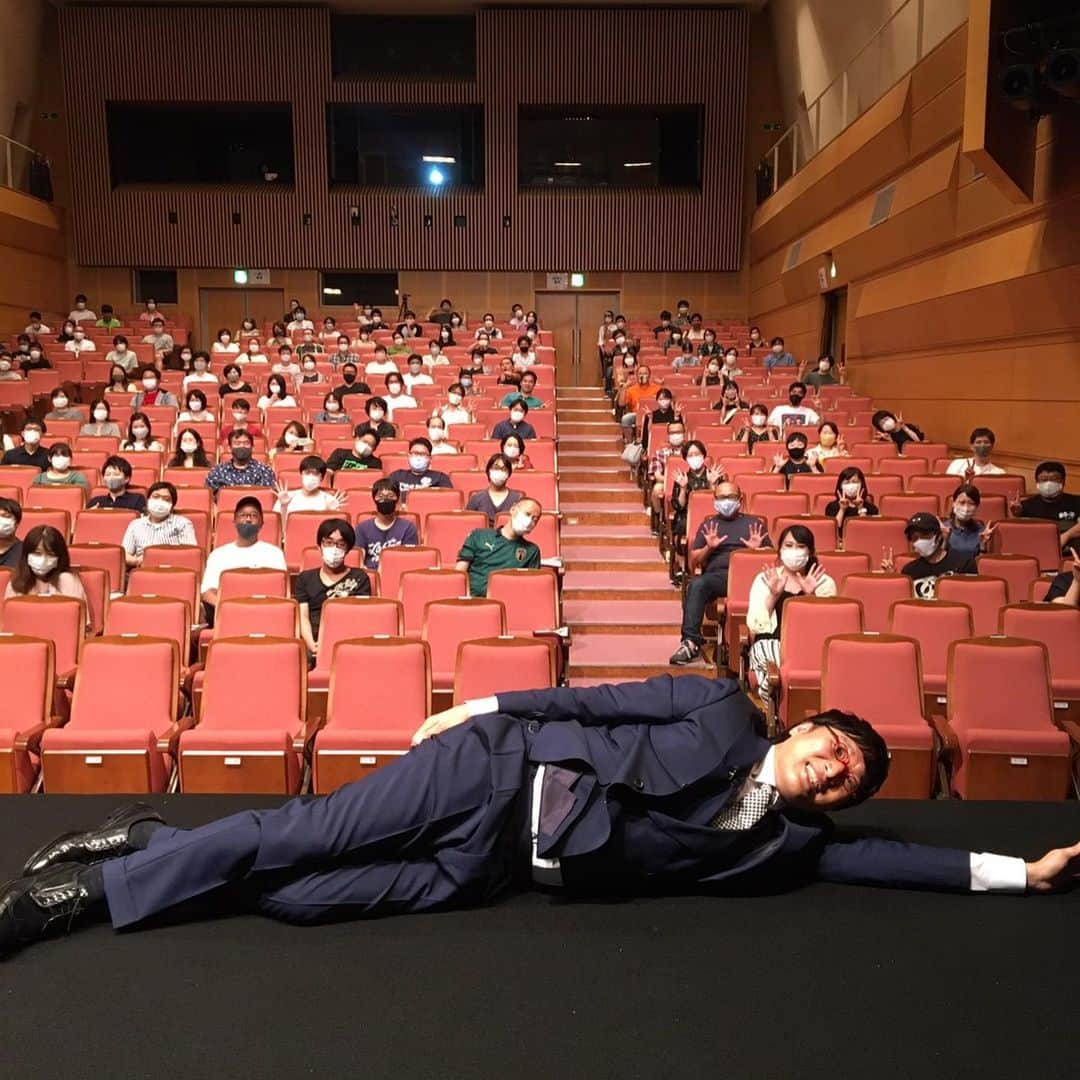 山里亮太さんのインスタグラム写真 - (山里亮太Instagram)「山里亮太の140東京6日目、本当に楽しかったです！！！！！！ 皆様、本当にありがとうございました！！！！！！ はぁ、楽しかったぁ！！！！！！  #山里亮太の140 #紀伊國屋サザンシアター」8月22日 20時26分 - ryotayamasato