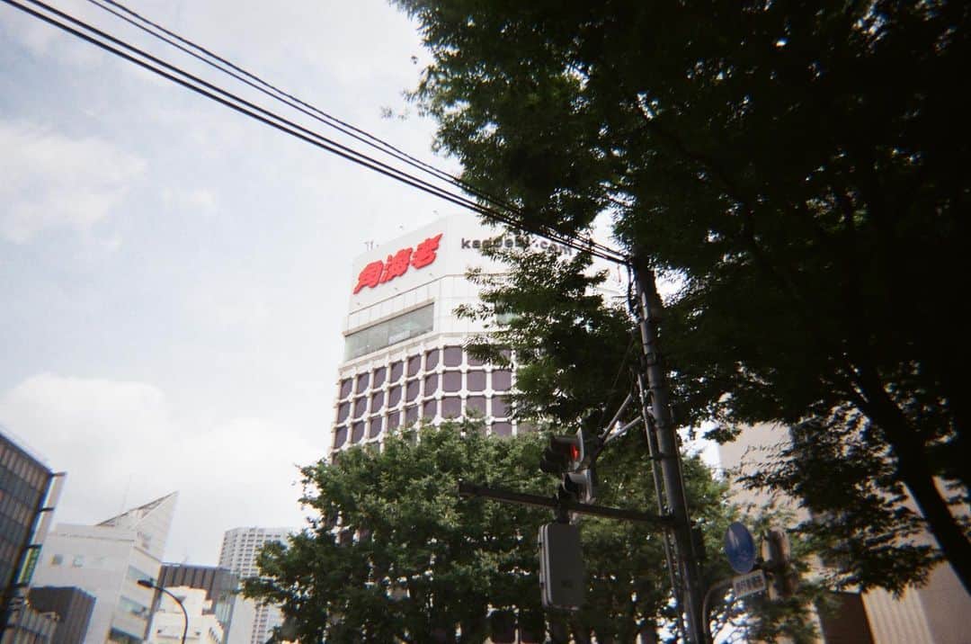百瀬怜のインスタグラム：「21時からインスタライブよろしく✌︎('ω')✌︎ #kodakm35 #fujicolor100」