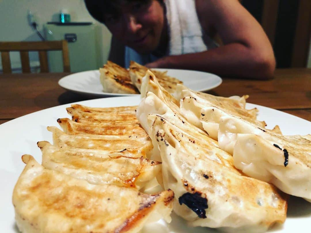 坪倉由幸さんのインスタグラム写真 - (坪倉由幸Instagram)「焼きギョーザ × 焼けコカド」8月22日 20時37分 - y.tsubokura