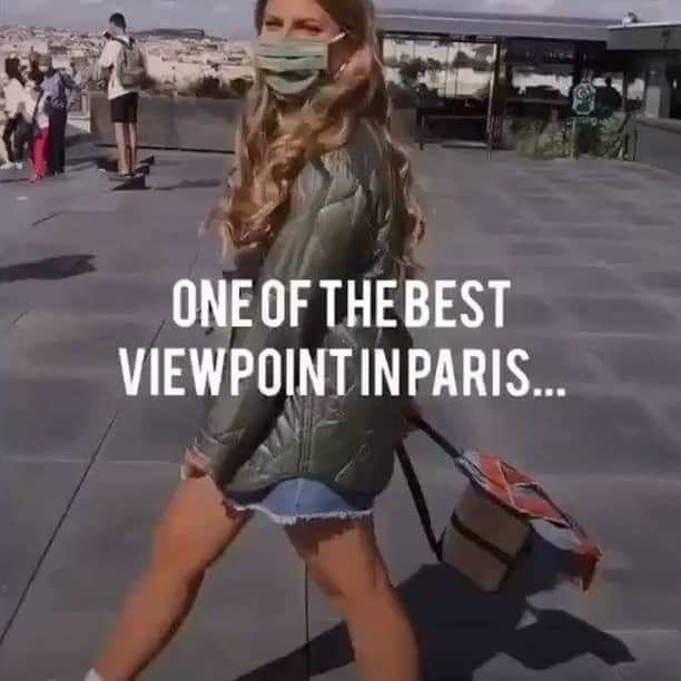 のインスタグラム：「One of the best view of Paris with @franziskanazarenus in our Flynn Down Jacket  #Blauer #Blauerusa #SpringSummer2020 #Shirt」