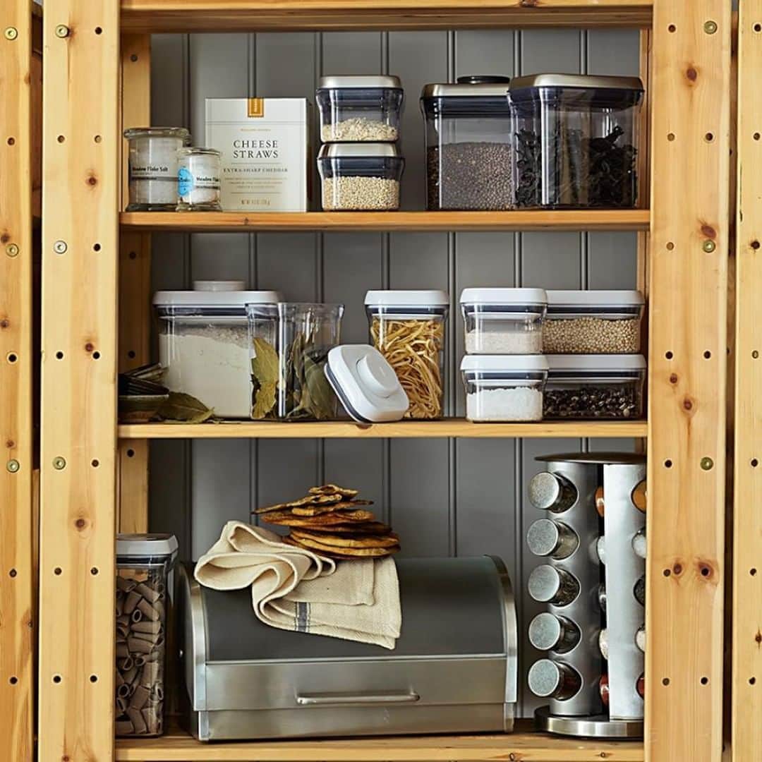 HGTVさんのインスタグラム写真 - (HGTVInstagram)「Pantry problems? 😩 When cupboards are a jumbled mess, finding ingredients can take as long as cooking dinner. 👩‍🍳 Investing in pro-shelving (like these from @williamssonoma) can be one way to tackle an unruly pantry, and we have 30 other ideas for you to maximize your pantry space at the link in our profile. 👏 🔝⁠ ⁠ #pantry #kitchen #organizing #smallspace #storage」8月22日 21時01分 - hgtv