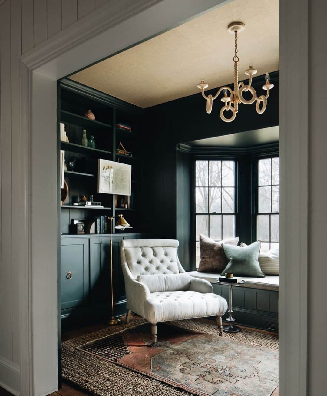 Jacey Duprieのインスタグラム：「@katemarkerinteriors」