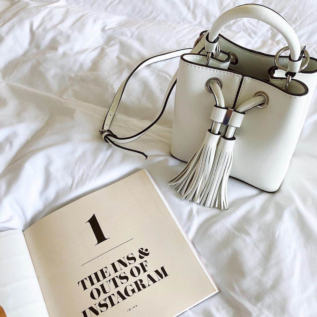 のインスタグラム：「. このバッグ withチャンネルで見て 買いましたって たくさん報告ありがとう ございます🥺🧡 . bag...zara  . . .  #code#ootd#outfit #zara #with #YouTube #コーデ#ワンピース #夏コーデ#購入品#ザラ #ザラ購入品#雑誌 #ユーチューブ#ミニバッグ #バッグ」