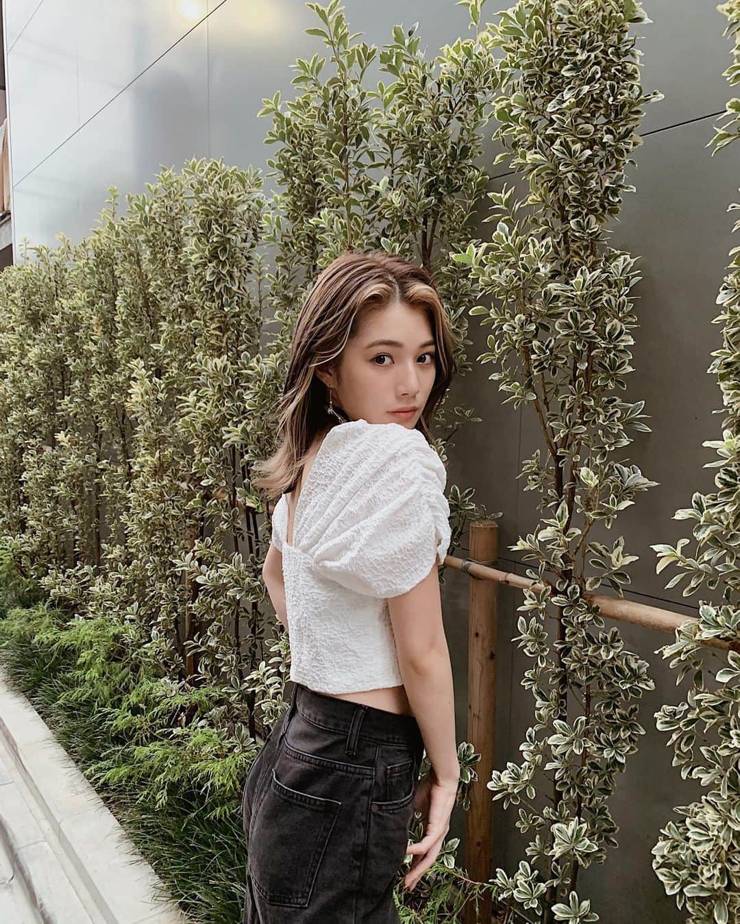 浪花ほのかのインスタグラム：「今日のお洋服も載せておきます🖤 今回のピアスもお母さん作！！」