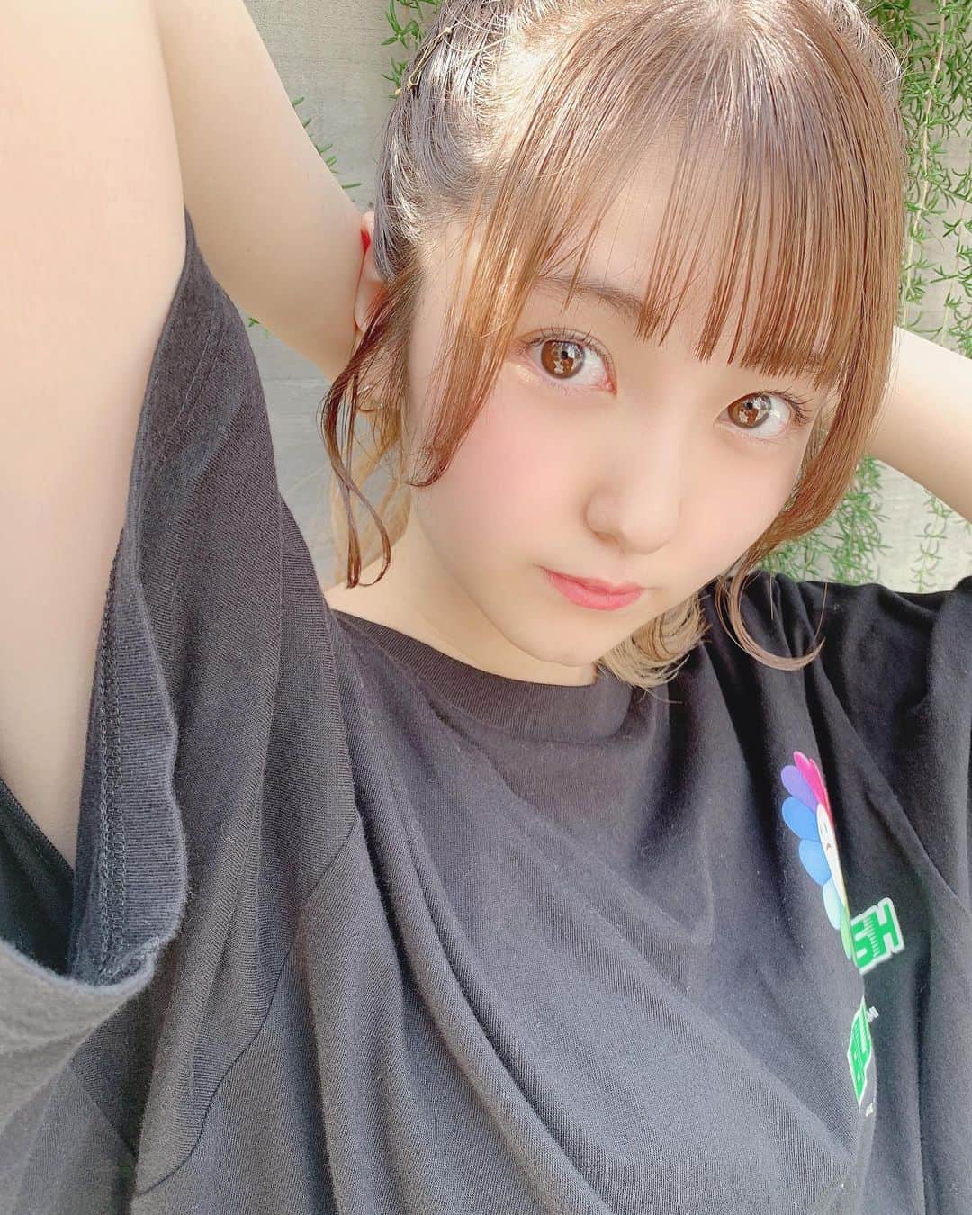 木村美咲のインスタグラム：「インナーカラー次は何色がいいと思いますか？🌸やって欲しいカラー教えて下さいっ❤︎」