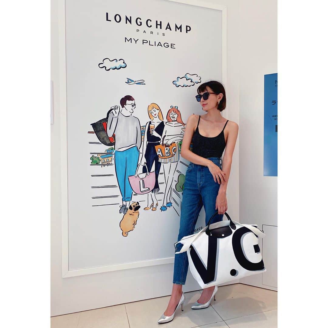 ケリーアンのインスタグラム：「MY PLIAGE SIGNATURE POP UP EVENT 8/31 まで！バッグのカラーやイニシャルなどカスタマイズができるパーソナライゼーションPOP-UP👜✨  しいたけ占い🍄監修のAIを使ったラッキーカラー診断も出来るから、参考にバッグデザインを決めるのも良いね🤩  #ロンシャン #MyPliage @longchamp」