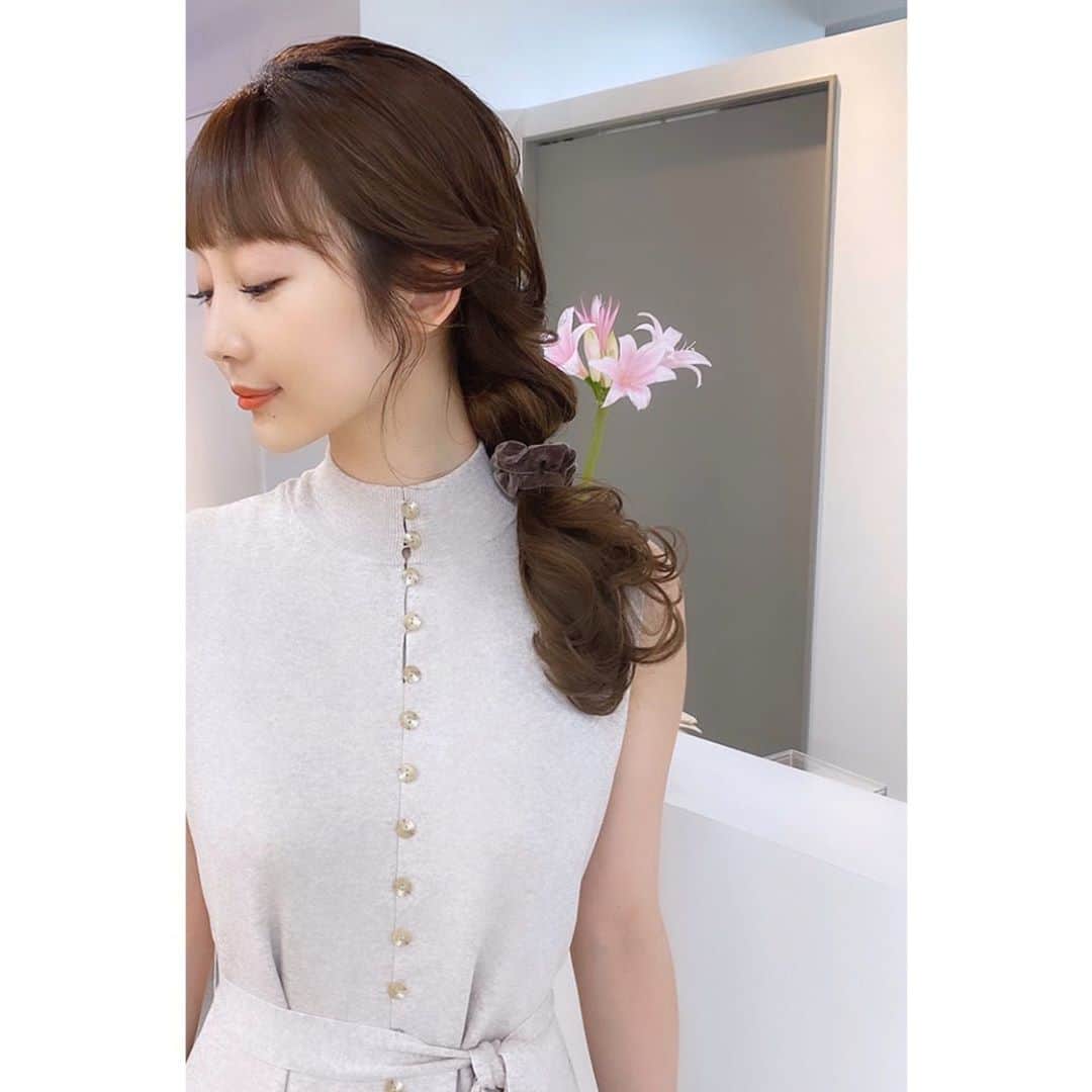 山根 栞菜のインスタグラム：「ブラックと迷ったけどベージュにした @celford_official のワンピ🦢」