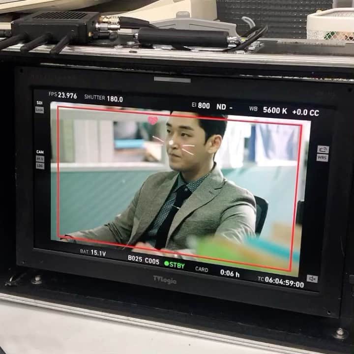 のインスタグラム：「긴장하지마라 신효야 😁😁😁」