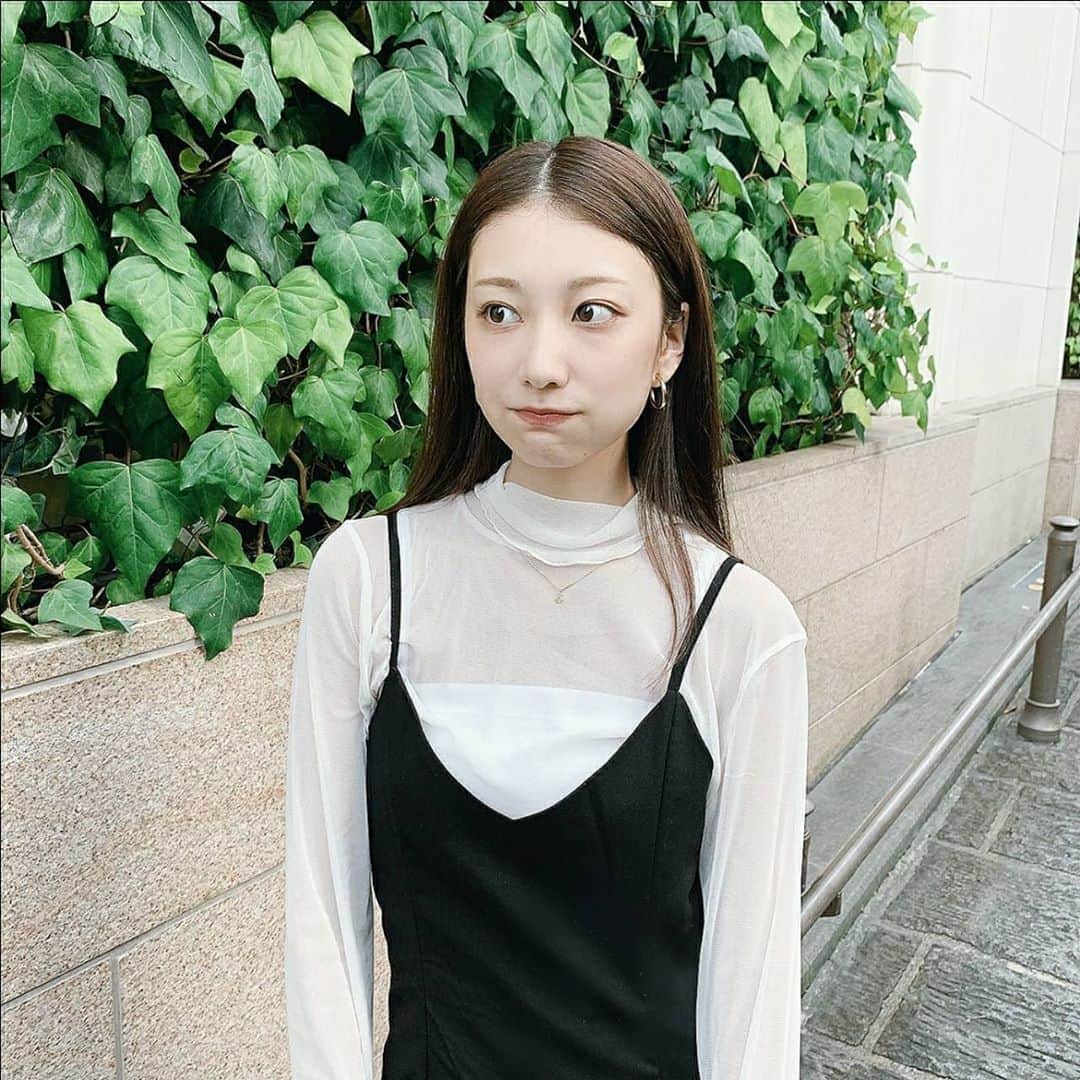 のインスタグラム：「. リップ塗ってないから顔薄⸝⋆  今日もお疲れ様でしたおやすみなさい︎︎︎︎☺︎  #fashion #code #ootd」