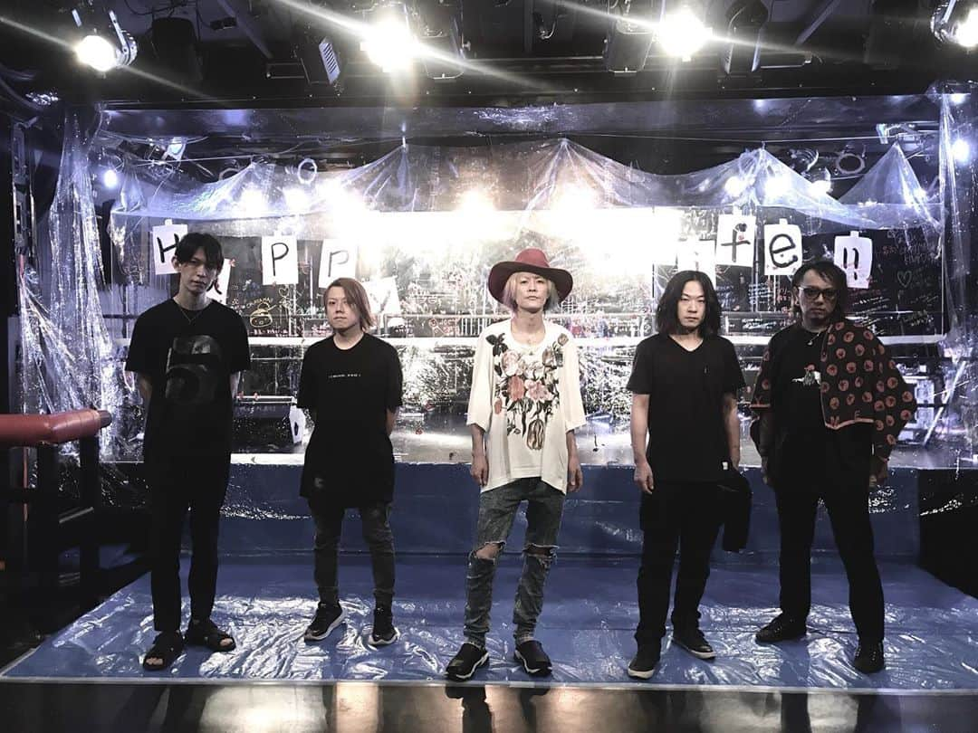 MERRYさんのインスタグラム写真 - (MERRYInstagram)「「5 Sheep Last Tour」7本目！！﻿ 8/22 岡山CRAZYMAMA KINGDOM﻿ ありがとうございました！﻿ ﻿ CRAZYMAMA KINGDOMで、再びみんなの前に立てた事を心から嬉しく思います。﻿ また一つ過去を乗り越えて、﻿ メリーは進みます！﻿ ﻿ テツ﻿ ﻿ Next Live ﻿ 8/23 愛媛 松山WstudioRED﻿ ﻿ #メリー﻿ #5SheepLastTour」8月22日 22時21分 - merryofficial