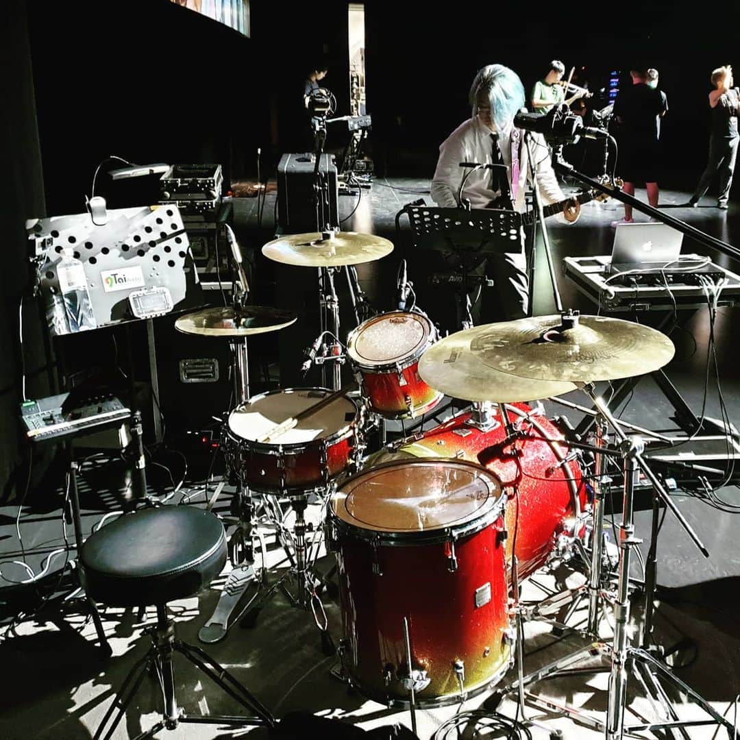 桿子 Drumstickのインスタグラム：「今日drum set #yamahadrums #zildjian #cymbals #黃氏兄弟 #皇家音樂舞會 #drumset #叩いてみた #ドラム」