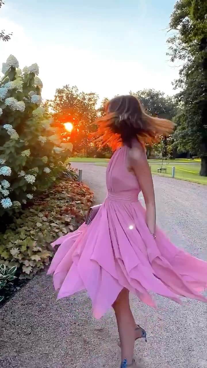 バーボラ・コディトヴァのインスタグラム：「Feeling like a princess at @chateaumcely 👸🏼」