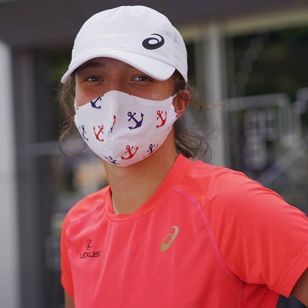 WTA（女子テニス協会）さんのインスタグラム写真 - (WTA（女子テニス協会）Instagram)「Let’s go! #CInCyTENNIS • @iga.swiatek 😷🤩New reality. After few days of practice and adjusting to all of those rules and restrictions I'm ready to go. Doubles day today.  . Po kilku dniach treningu i przyzwyczajania się do nowej rzeczywistości pora rozpocząć rywalizację. Dziś debel.😷🤩  #usopen #cincinnati #readytogo」8月22日 22時34分 - wta