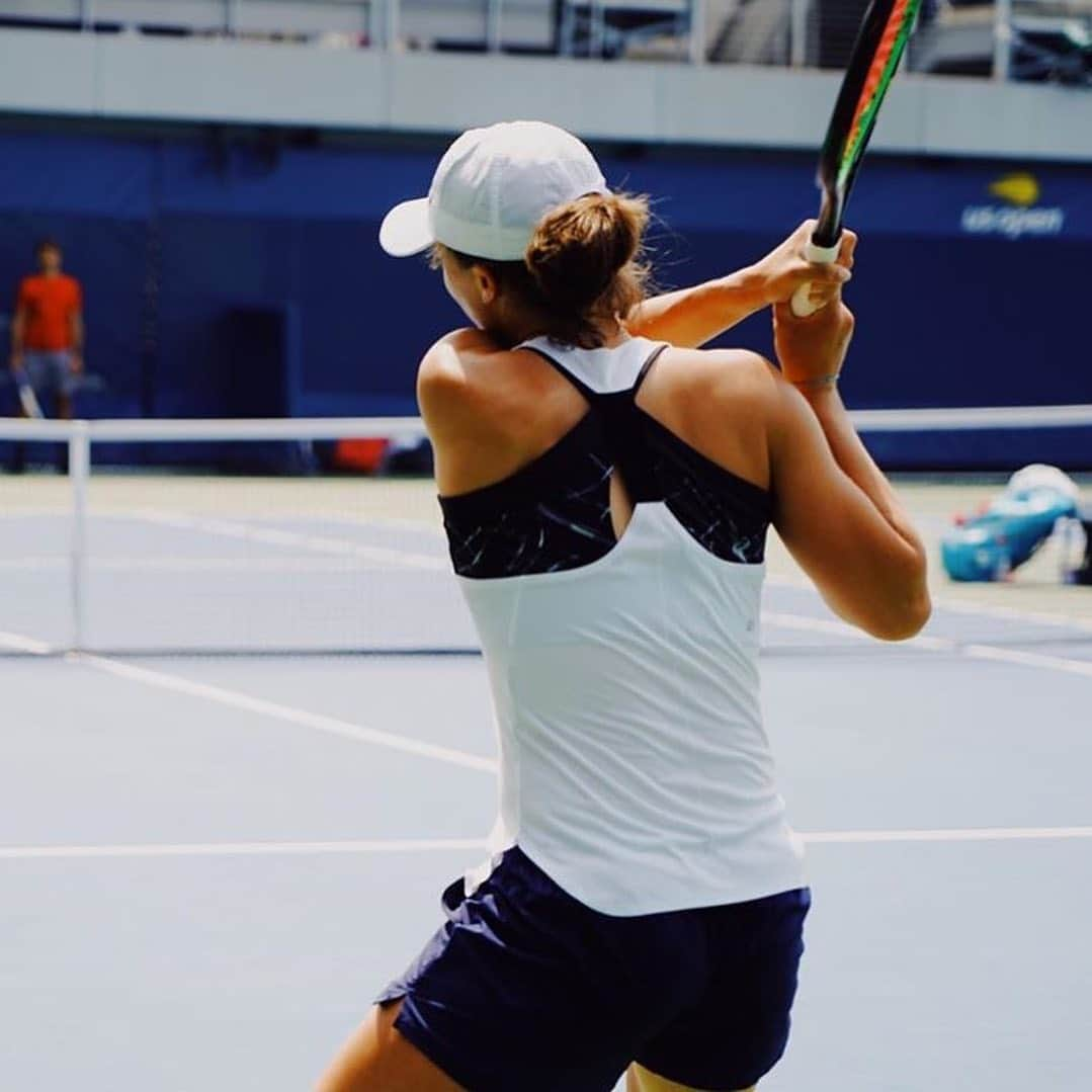 WTA（女子テニス協会）さんのインスタグラム写真 - (WTA（女子テニス協会）Instagram)「Let’s go! #CInCyTENNIS • @iga.swiatek 😷🤩New reality. After few days of practice and adjusting to all of those rules and restrictions I'm ready to go. Doubles day today.  . Po kilku dniach treningu i przyzwyczajania się do nowej rzeczywistości pora rozpocząć rywalizację. Dziś debel.😷🤩  #usopen #cincinnati #readytogo」8月22日 22時34分 - wta