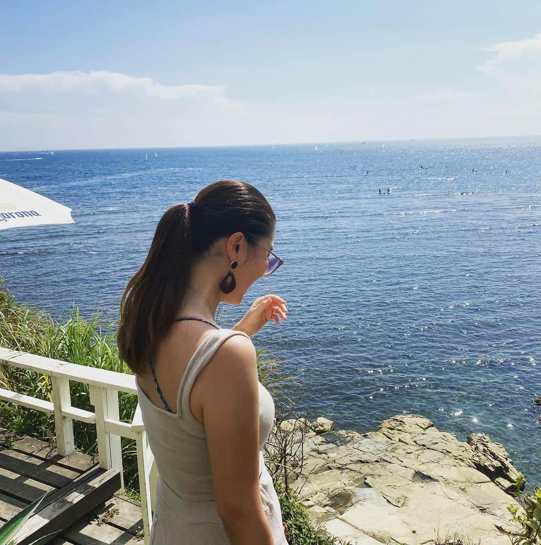 のインスタグラム：「夏の日差しで傘なし土砂降り後くらいの汗🌞 . . #summer #sunny #weekend #ocean #beach #goodday #chill #vacay #saturday #summergirl #逗子　#夏　#海」