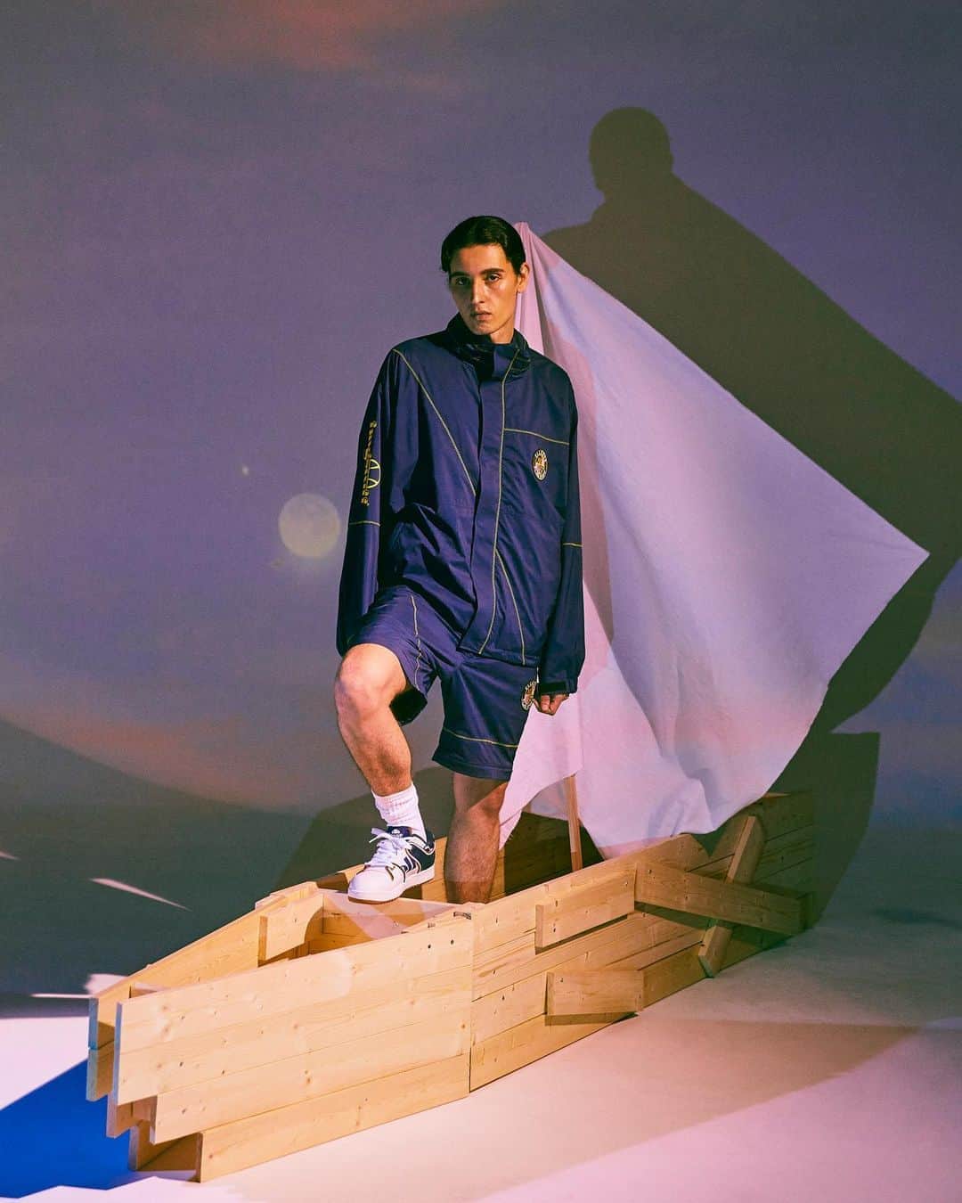 のインスタグラム：「ⓃⒺⓌⓈ｜ellesse × F-LAGSTUF-F  ... ファッションブランド「F-LAGSTUF-F」とタッグを組み、エレッセのアーカイブグラフィックからインスピレーションを得て生まれたコラボレーションコレクション。直営店「ellesse TOKYO」と ellesse公式オンラインストアにて発売中。 … @ellessejapan × @f_lagstuf_f  #flagstuff #ellessexflagstuff #ellesse #フラグスタフ #エレッセ」