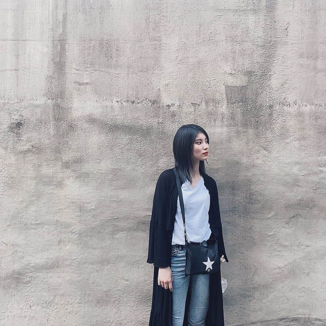 小林玲のインスタグラム：「.﻿ ﻿ ﻿ ﻿ おやすみ〜🍃﻿ ﻿ ﻿ ﻿ #japan #japanesegirl #girl ﻿ #tops #cardigan #jeanasis ﻿ #bottom #asos #skinnyjeans ﻿ #bag #converse #instagood」