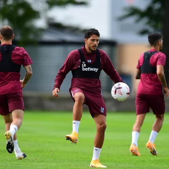 パブロ・フォルナルスのインスタグラム：「Working hard 🤟🏽⚽️」
