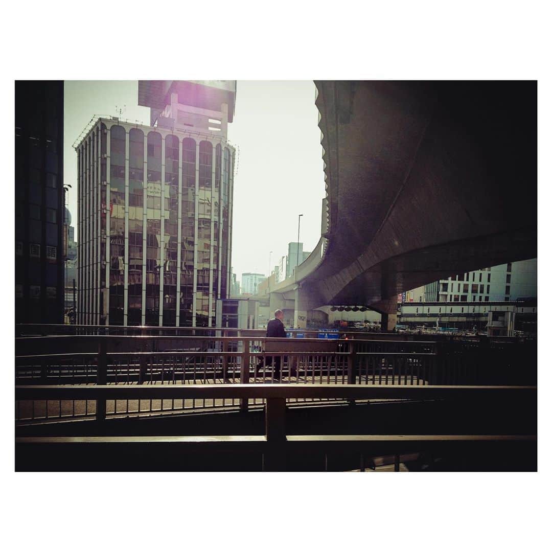 kazhixさんのインスタグラム写真 - (kazhixInstagram)「Light and shadow in the daily life of Tokyo . . 予報では今日で暑さのピークは越えると言ってたので、本当でありますように…🙏🏻 . . . shot on iphone7 . . . . #ShotoniPhone #instagram  #igersjp #ファインダー越しの私の世界 #東京カメラ部 #insidephotos #magnificomagazine #daily_photo_jpn #jj_forum_3121  #HelloFrom Tokyo」8月22日 23時02分 - kazhix