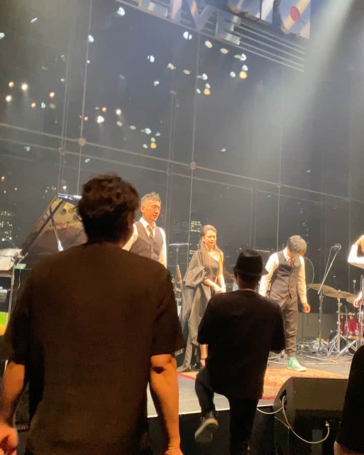 小柳ゆきのインスタグラム：「配信ライブの記録③  ＊＊＊＊＊＊＊＊＊  皆様、先日の生配信ライブをご視聴いただき誠にありがとうございました‼️  また色々と企画いたしますので、 是非楽しみにしていてくださいね🤗  by STAFF #配信ライブ #ビルボード #billboard #LIVELOVERS #CASIO」
