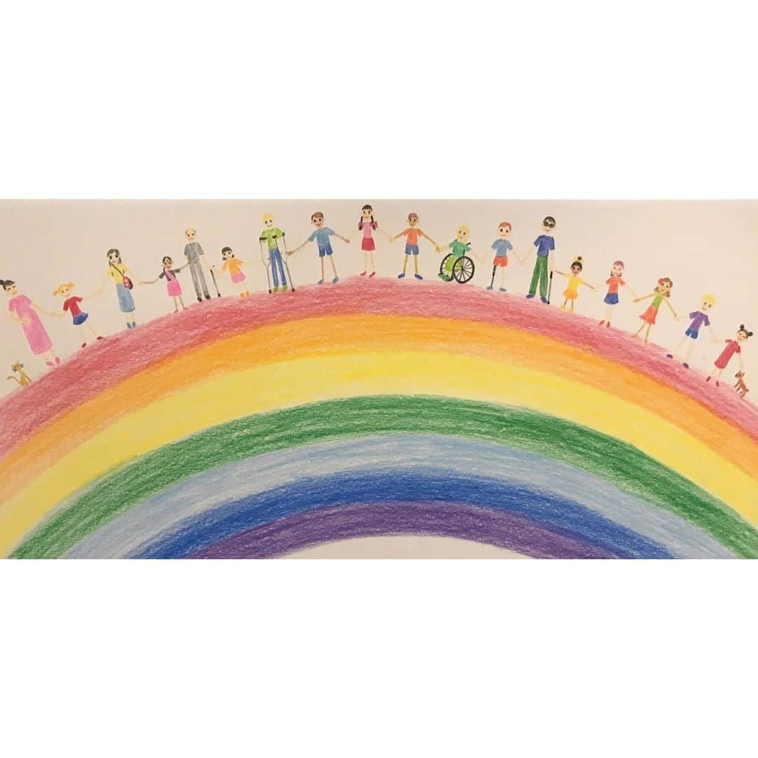 鴻上久美子のインスタグラム：「いよいよ明日です🌈お家でリトミック🎶 ぜひ遊びに来て下さい😊  8月23日(日)13:00〜13:30 ご興味ある方【micomicoオンライン🔍】で検索して見てね😊  #micomico #ミコミコ #zoom #オンライン #リトミック #読み聞かせ #歌 #ピアノ #マリンバ #ヨガ #手話」